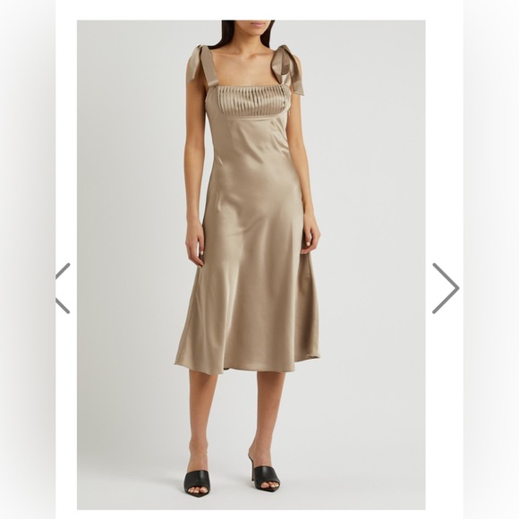 Champagne Dress - Lavish Alice (size 8) - Picture 1 of 6